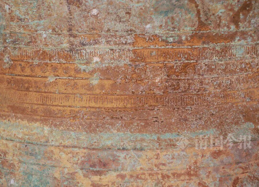 皇冠信用需要押金吗
_柳州钓鱼阿叔竹林挖蚯蚓皇冠信用需要押金吗
，竟挖出千年前的“大宝贝”！